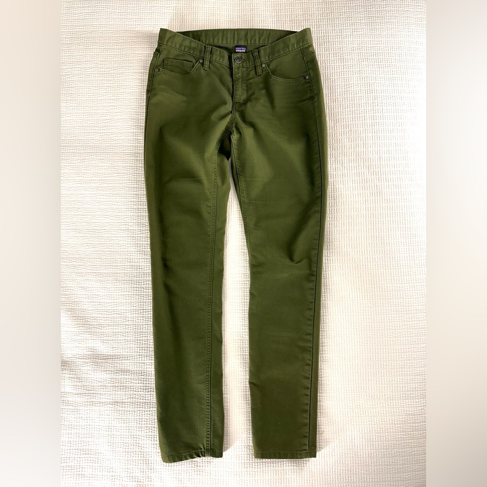 Patagonia straight leg pant. Size 8.